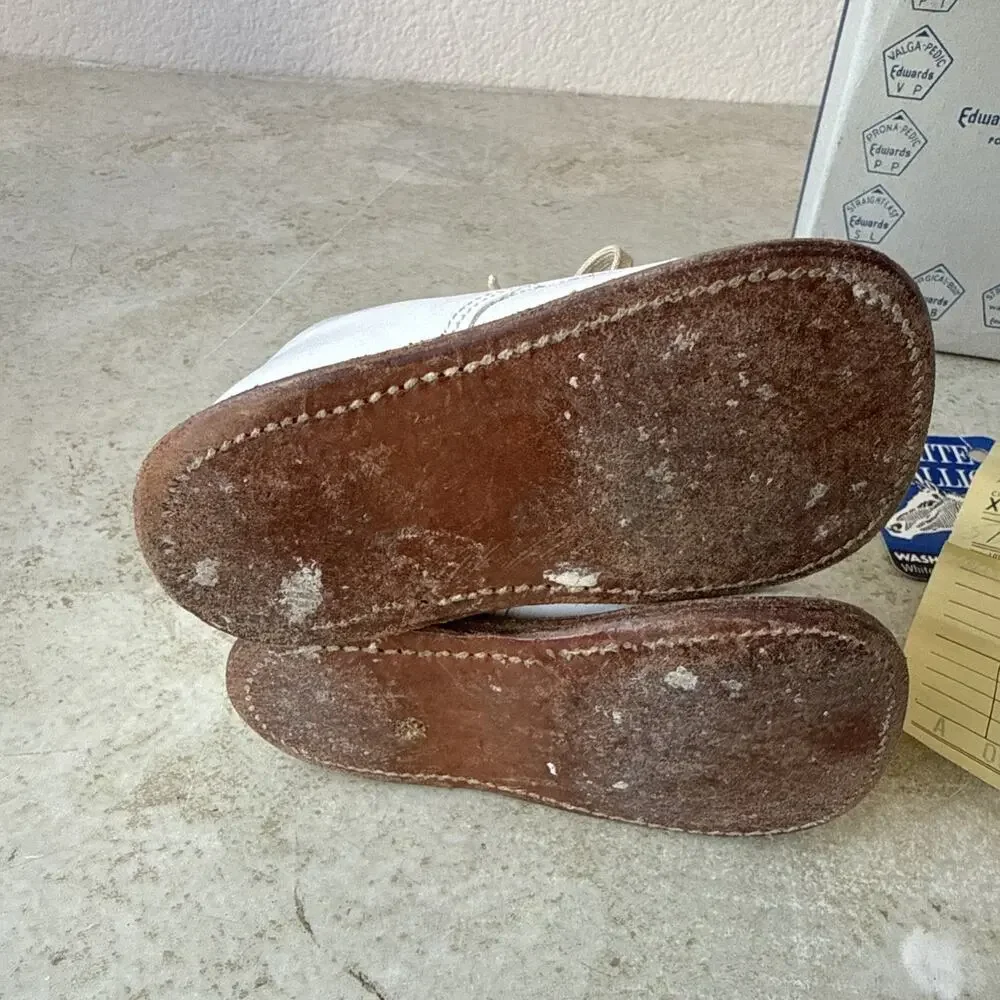 Edwards Vintage Children's White Leather Shoes Size 4D Original 1971